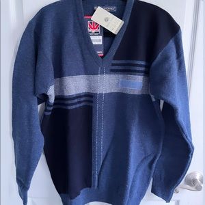 BLUE PULLOVER FOR MEN/WOMEN (unisex)
BRAND NEW NEVER WORN
